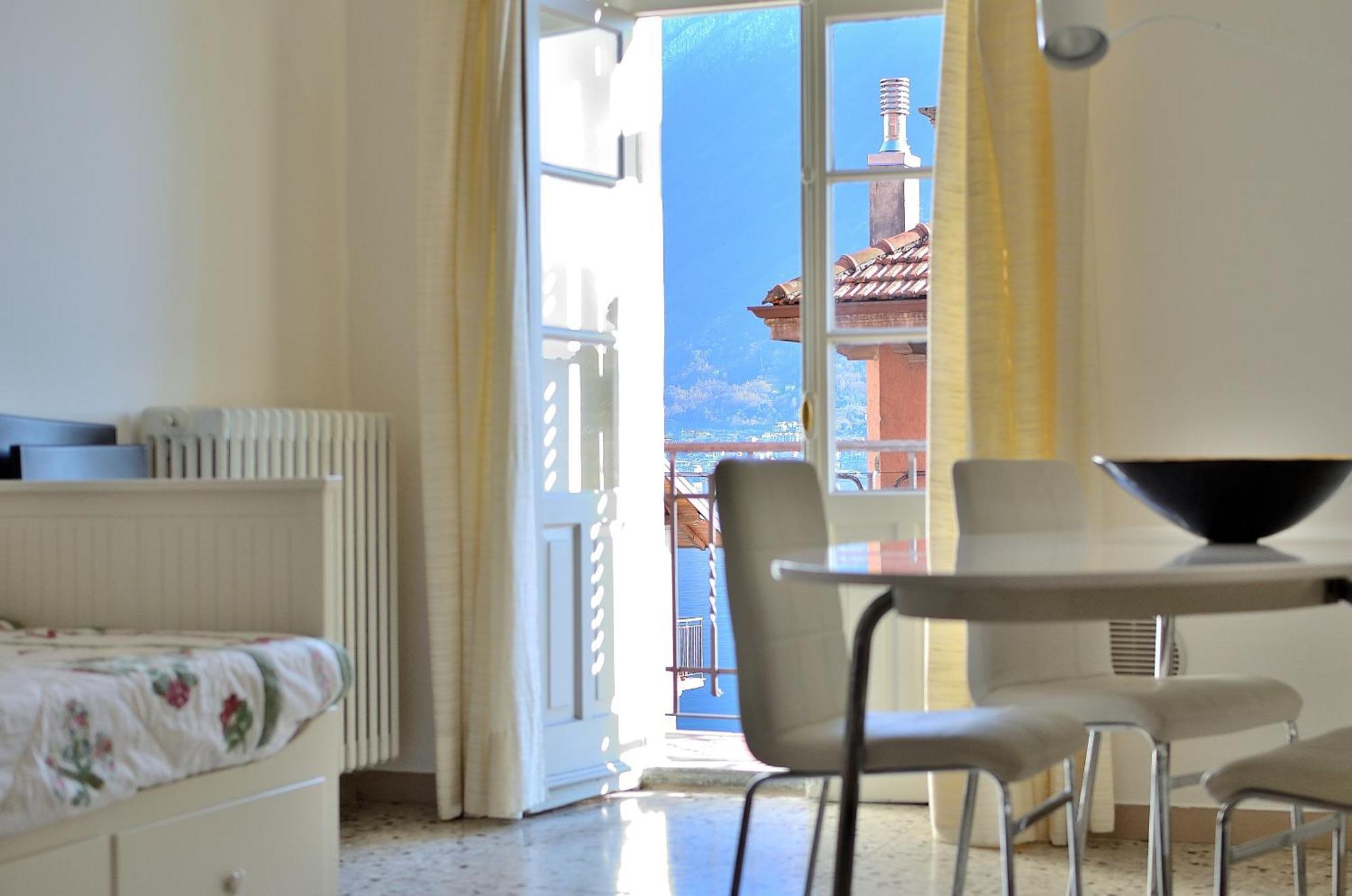 The Romantic Village House - Apartments With Lake View Colonno Εξωτερικό φωτογραφία